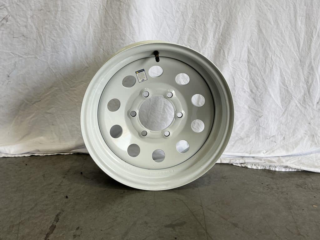 15″ 6×5.5″ White Modular Wheel
